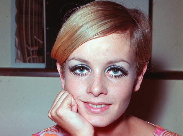 Twiggy - The Most Iconic Pictures From The 1960s - Smooth